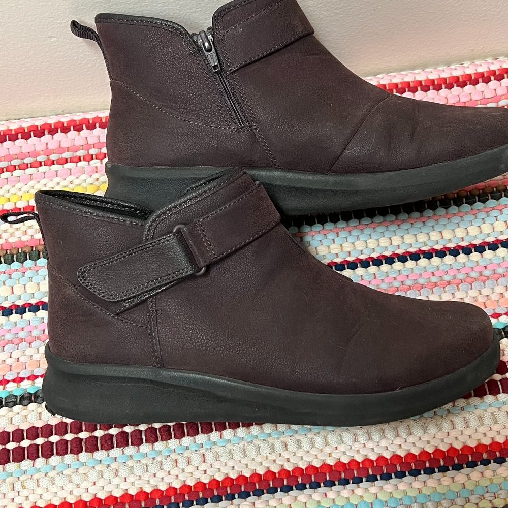 Clarks Cloudsteppers Soft Cushion Boots